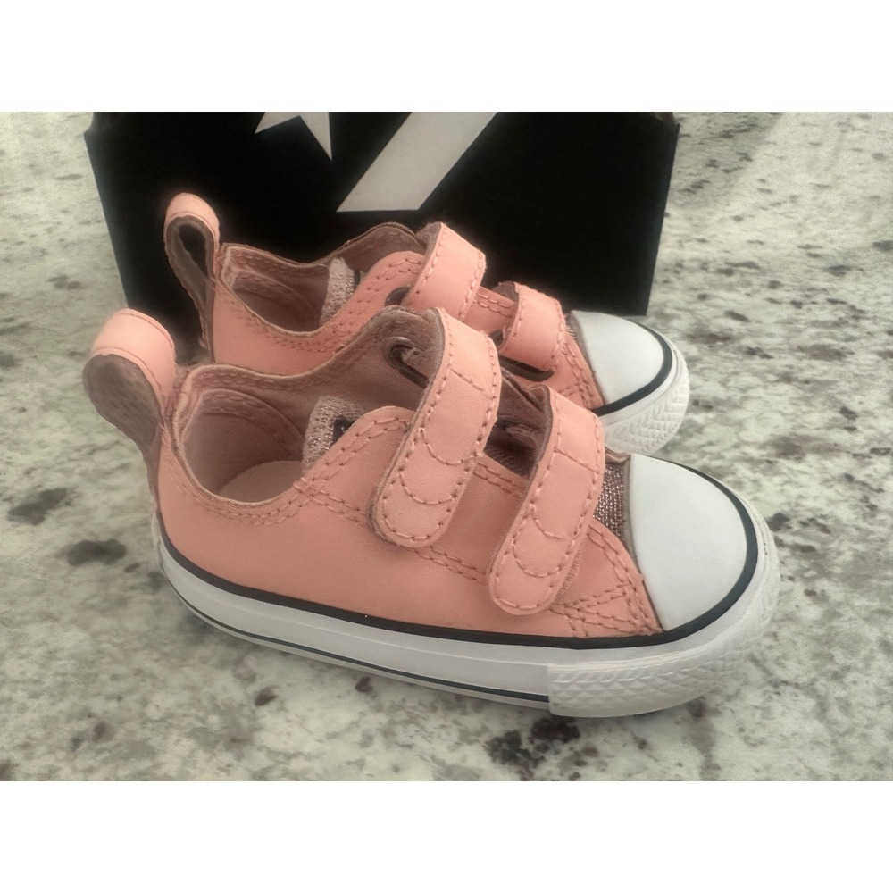 NIB Converse pink leather infant sz 4